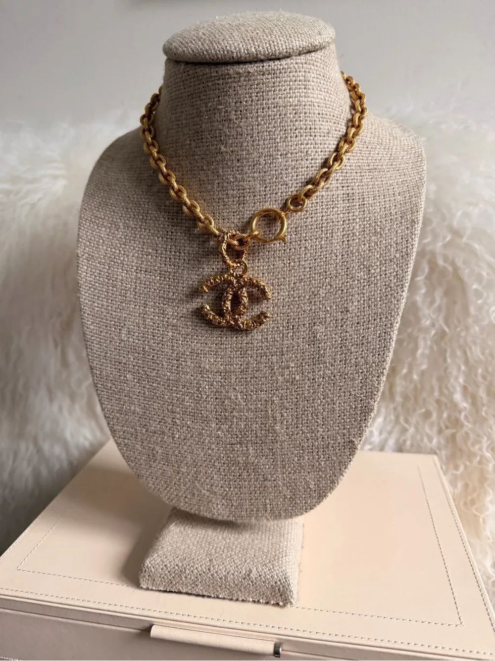 CHANEL Gold CC Pendant lava Necklace - Picture 2 of 6